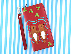 LAVISHY design & wholesale fun Eco-friendly vegan sea otter applique wristlet wallets to gift shops, clothing & fashion accessories boutiques, book stores & specialty retailers