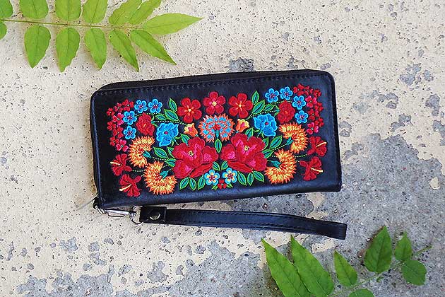 lavishy design & wholesale black color Mexican Flora Embroidered Vegan Wristlet Wallets