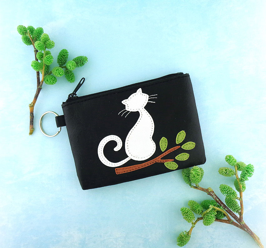 LAVISHY wholesale cat themed vegan fashion accessories and gifts to gift shops, clothing and fashion accessories boutiques, speciality retailers in Canada, USA and worldwide.