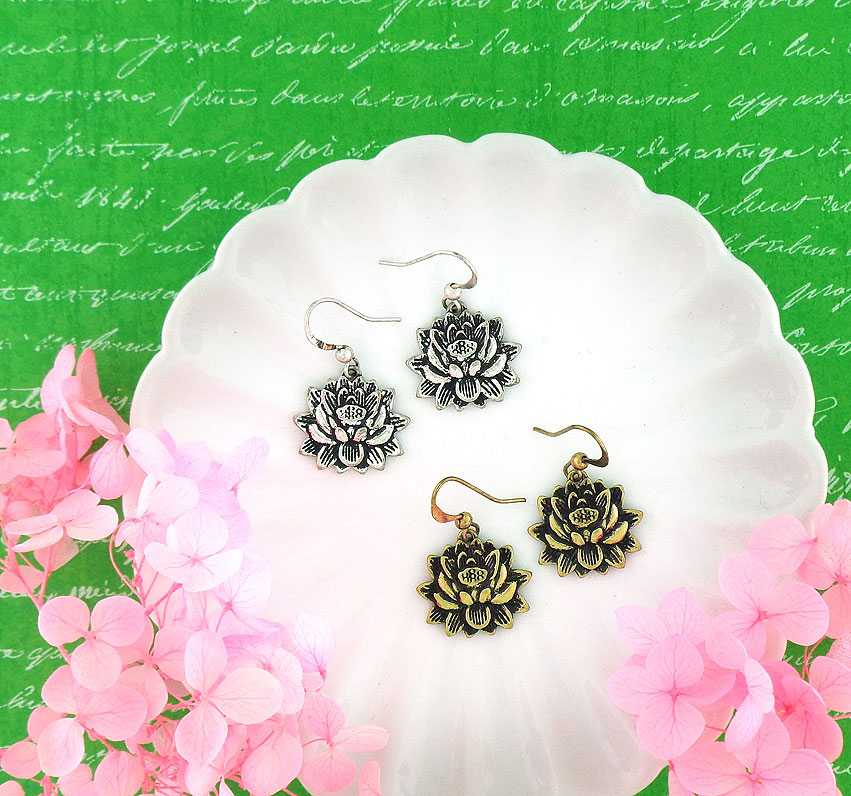 LAVISHY wholesale lotus themed vegan fashion accessories and gifts to gift shops, clothing and fashion accessories boutiques, speciality retailers in Canada, USA and worldwide.