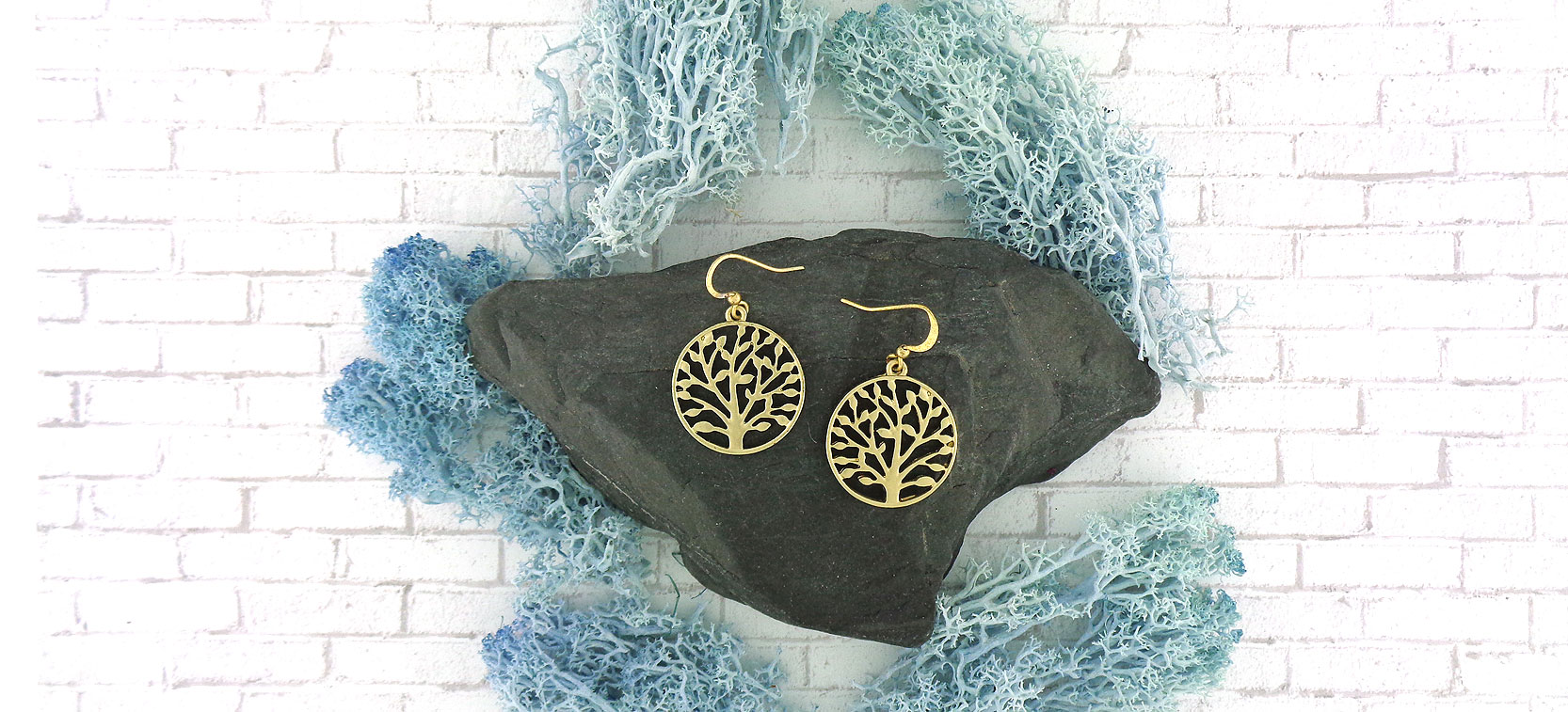 LAVISHY design and wholesale tree themed vegan accessories and gfits to gift shops, boutiques and garden centers, botanical garden gift stores in Canada, USA and worldwide.