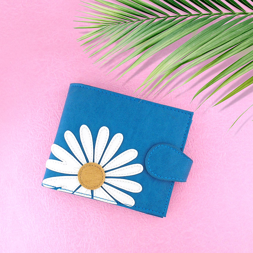 LAVISHY design & wholesale vegan applique bi-fold medium flat wallets to gift shops, clothing & fashion accessories boutiques, book stores and speciality retailers in Canada, USA and worldwide.